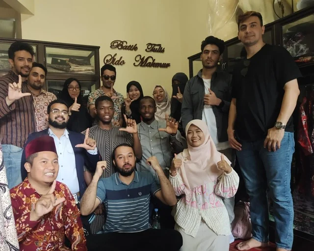 International Summer Course 2024 Umla Kunjungi Batik Sendangagung