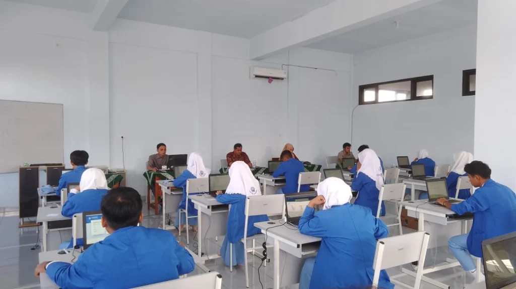 Pelaksanaan ANBK di SMA Muhammadiyah Genteng Berjalan Lancar dan Tertib