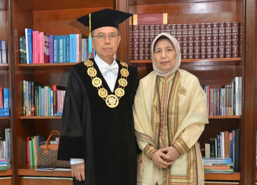 Seperti Habibie-Ainun, Mughnijah adalah Sayap Sebelah bagi Fasich