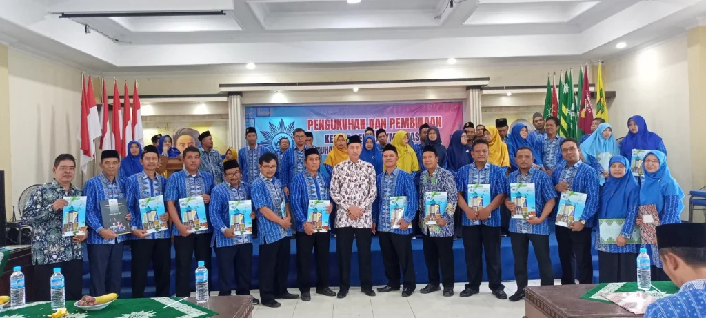 57 Kepala Satuan Pendidikan Dikukuhkan PDM Lamongan, Inilah Daftarnya