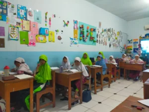 Keseruan Siswa SD Muhammadiyah 22 Surabaya Tunjukkan Kreativitas Lewat Komik Petualangan