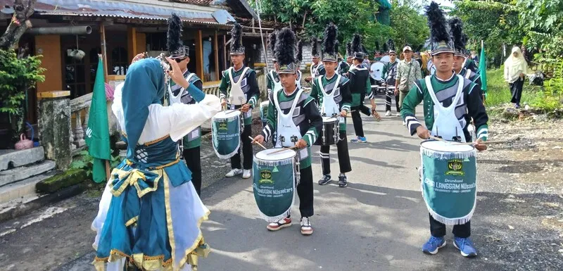 Penampilan Gema Langgam Nusantara. Foto: Helmi Rohmanto/PWMU.CO.