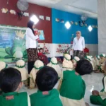 Diajari Gosok Gigi, Anak Ini Malah Bersorak