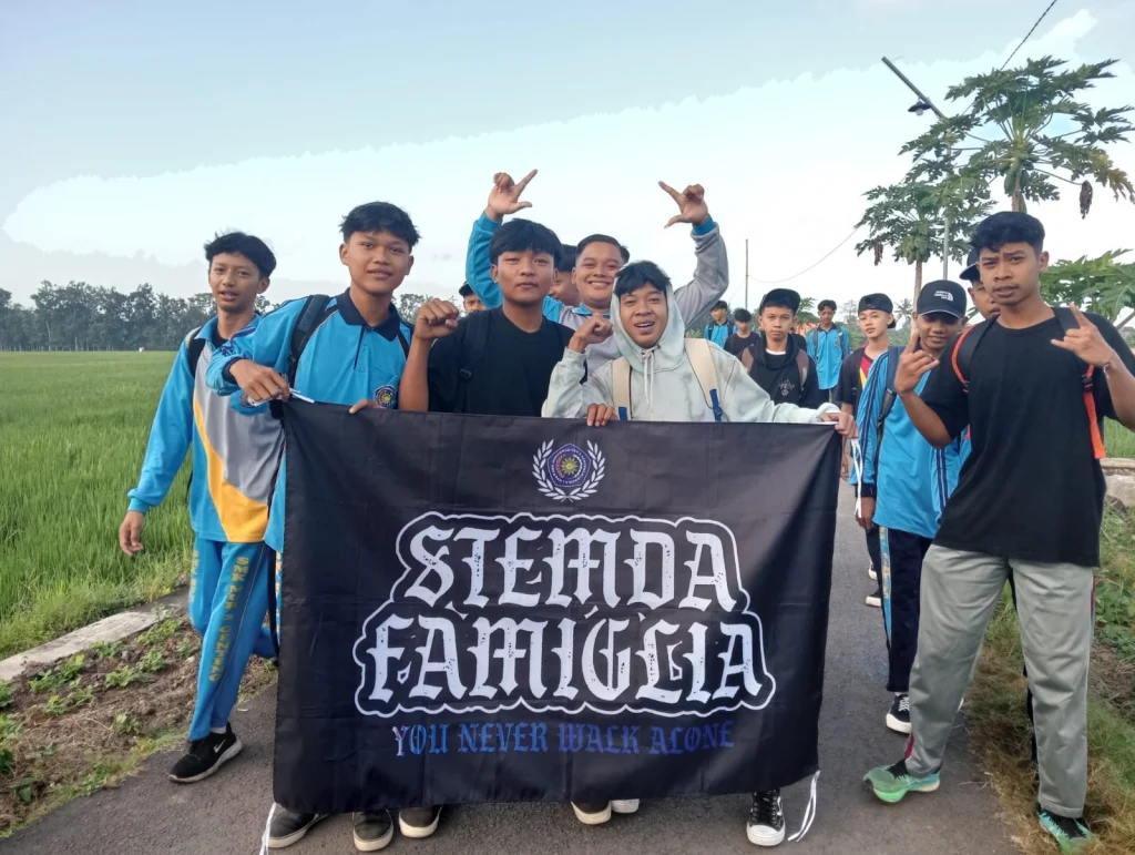 Jalan Sehat Menutup MPLS SMK Muda Genteng