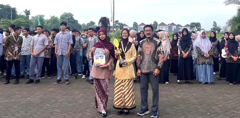 SMA Muhammadiyah 1 Jombang Sabet Dua Juara di Gebyar Bulan Bahasa