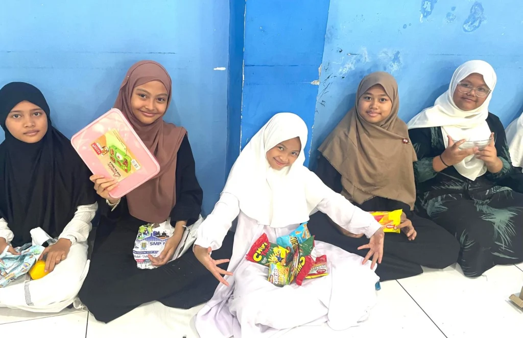 Momen Tukar Kado Warnai Hari Keempat Fortasi Spemia