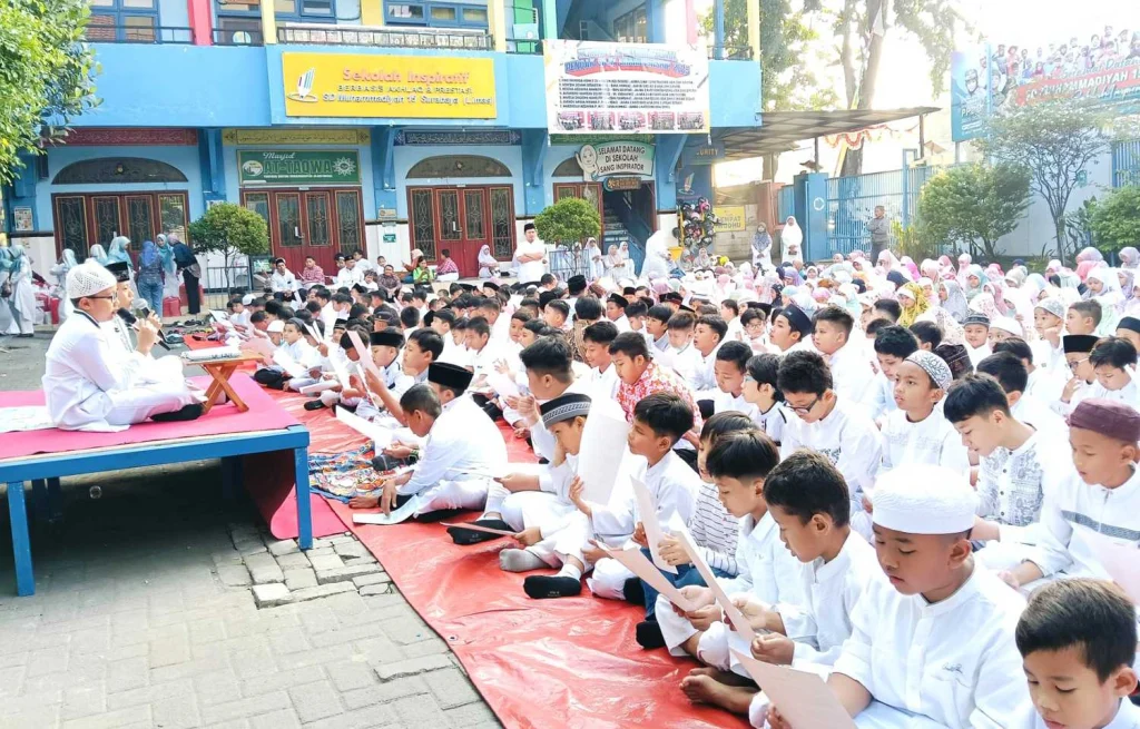 SDM Limas Tutup MPLS Ramah 2025 dengan Gema Al-Kahfi dan Aksi Peduli Sesama