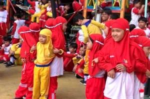 Kreatif dan Unik! SD Mugres Tutup Semester Genap dengan Lomba Balap Kepiting