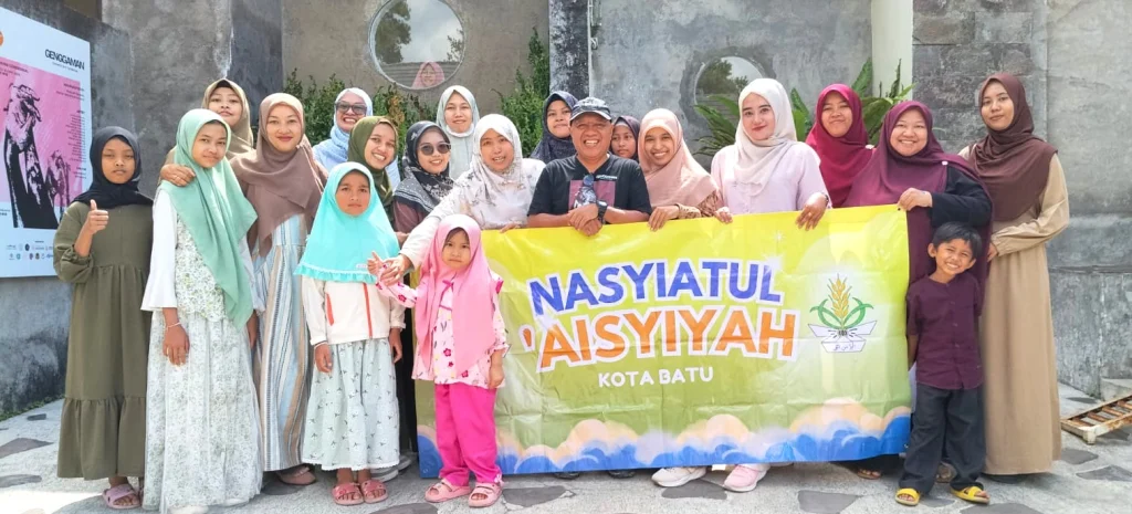 Kajian NA Kota Batu Angkat Filosofi di Balik Seni Membakar Keramik