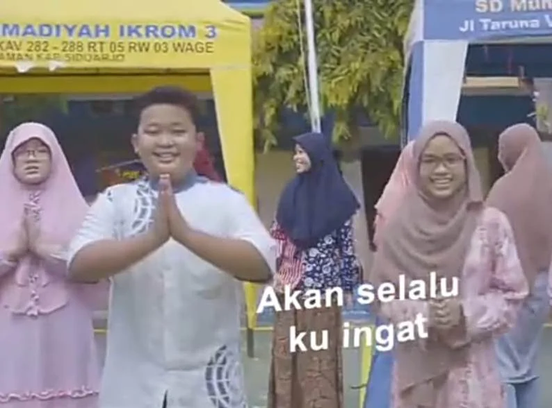 Lagu Terima Kasih Ikrom Persembahan Wisudawan untuk Guru