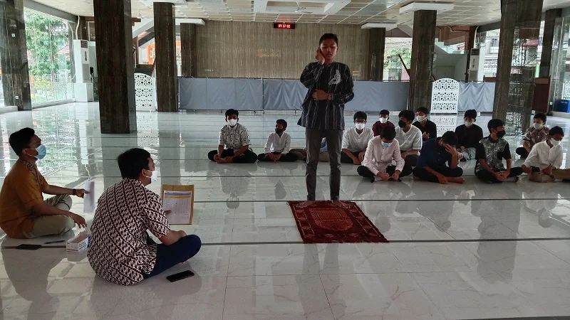 Siswa Spemdalas Kumandangkan Adzan di MMC