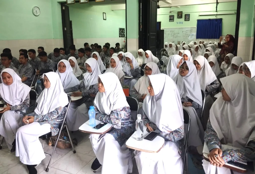 Siswa Mamumtaza Antusias Ikuti Sosialisasi Kerja dan Kuliah ke Jepang