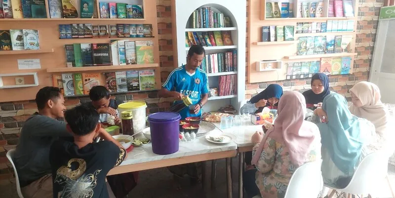 Ramah Musafir, Masjid Al-Hidayah PRM Gempolpading Dapat Apresiasi dari Rombongan Ponpes Takmirul Islam Solo