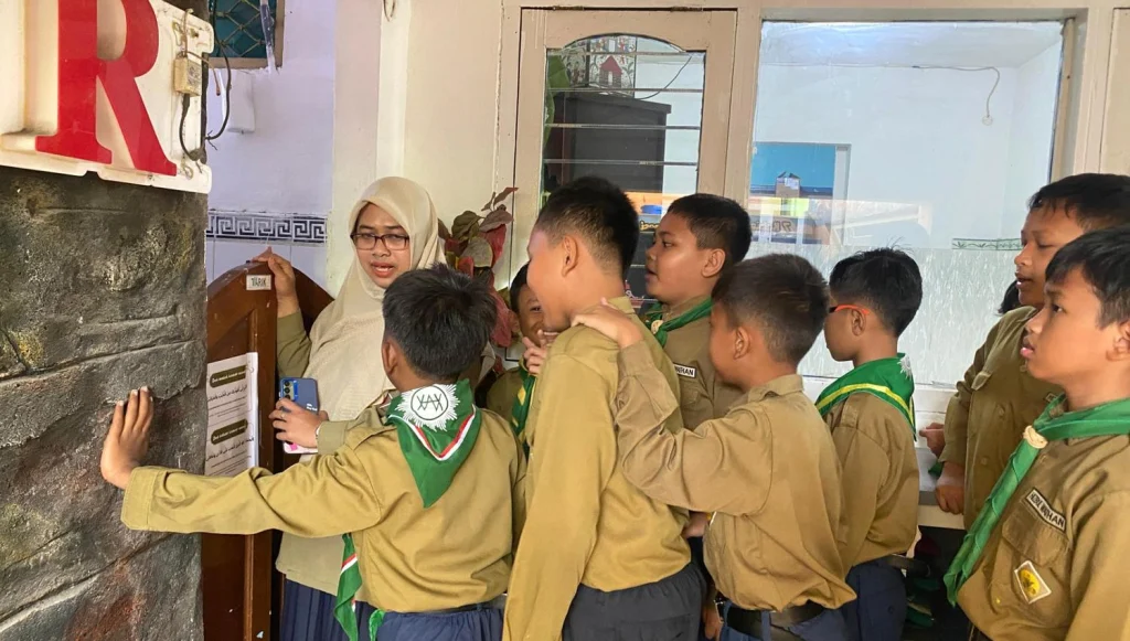 Tanamkan Kebiasaan Hidup Bersih Sejak Dini, SD Muri Gresik Gelar Toilet Training