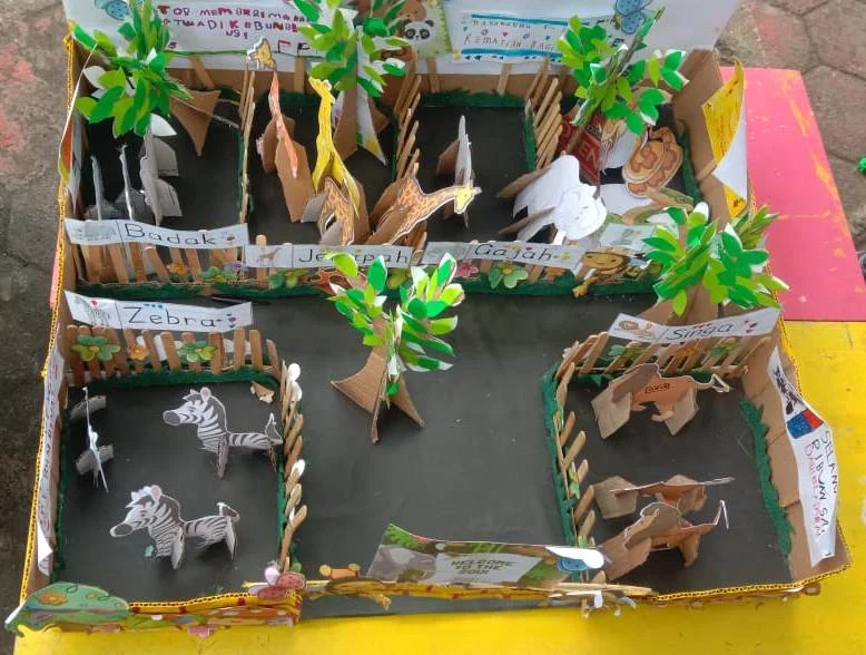 Mini Zoo dari Bahan Bekas Karya Anak TK