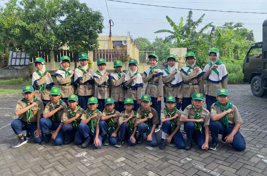 SD Mukrida Raih Juara Harapan 3 Semaphore di HW Fastabiqul Khairat Camp 2025