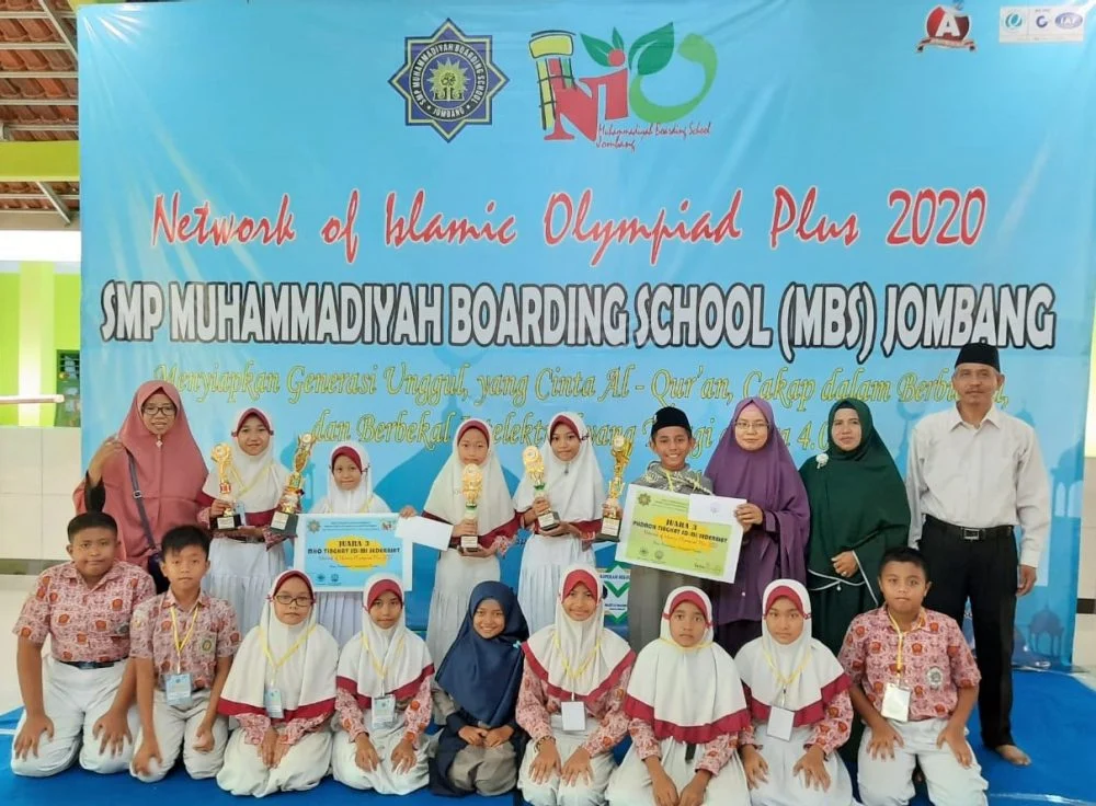 SD Muwri Gresik Boyong Lima Piala dari MBS Jombang