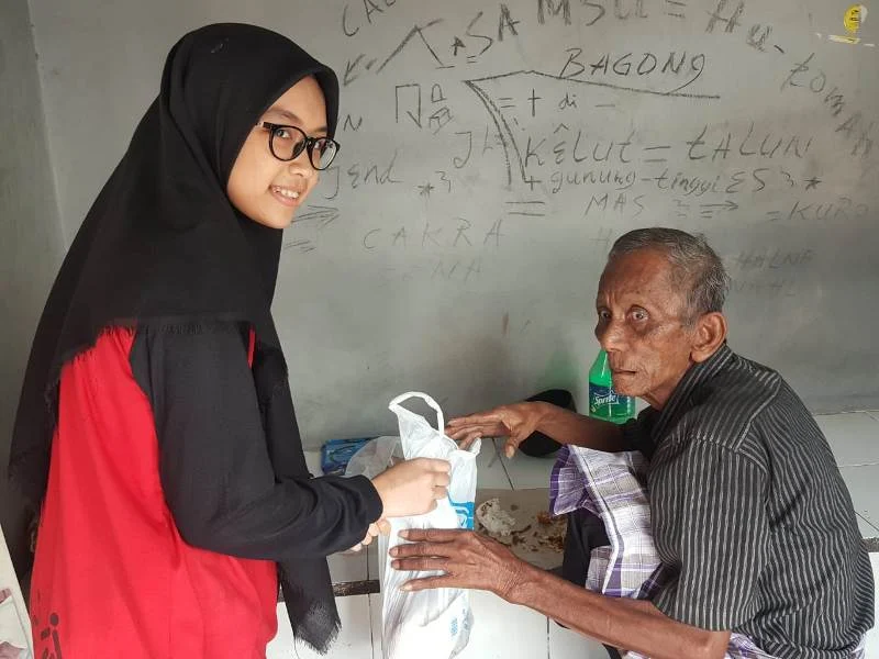 Pasukan Nasi Bungkus Ini Bikin Kejutan kepada Banyak Orang