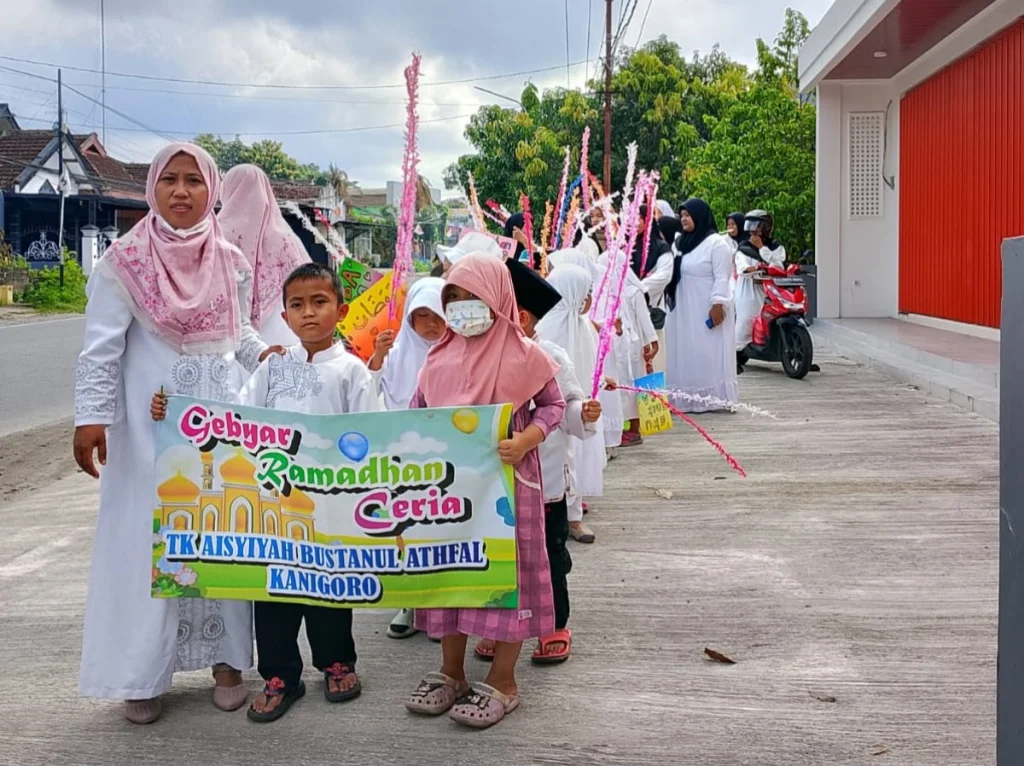 Pawai Ramadhan Asyik TK ABA Kanigoro Kabupaten Blitar, Ajang Syukur dan Kebersamaan