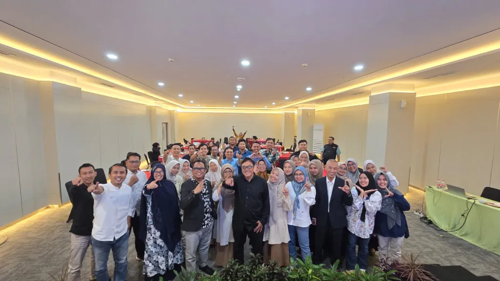 Pemred PWMU.CO Bekali Tim Marketing RS Muhammadiyah–Aisyiyah Strategi Menulis untuk Branding