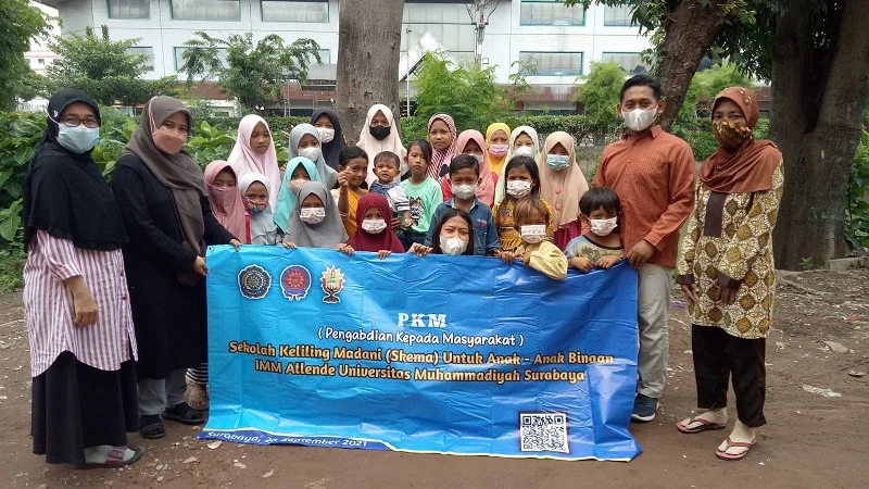 Dosen UMSurabaya dan IMM Allende Dampingi Anak Jalanan