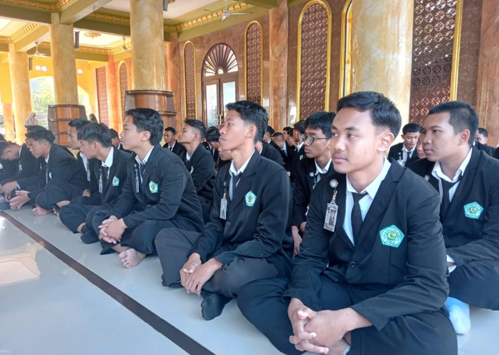 325 Santri Baru MA Al-Ishlah Sendangagung Ikuti Matsama Bertajuk ‘Langkah Awal Generasi Madani’