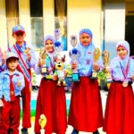 Penyerahan 95 Medali Kejuaraan Nasional dan Internasional Meriahkan Apel Pagi SD Musix