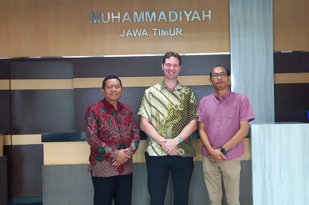 PWM Jatim Terima Kunjungan Akademisi Charles Darwin University, Bahas Gerakan Islam dan Kolaborasi Global