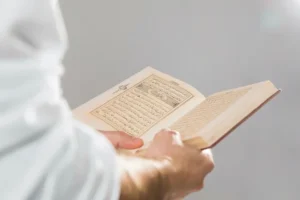 Khutbah Jumat Inspiratif: Beribadah karena Materi
