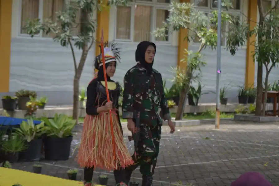 Lomba Semarak Hari Pahlawan di SMAM 4 Porong: Wadah Kreativitas dan Semangat Nasionalisme