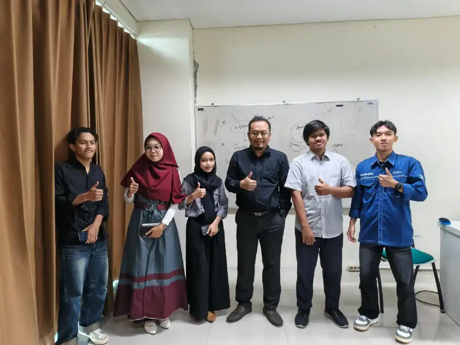 Belajar Filsafat Ternyata Asyik! Cerita Mahasiswa SAA Semester 3 FAI UM Surabaya