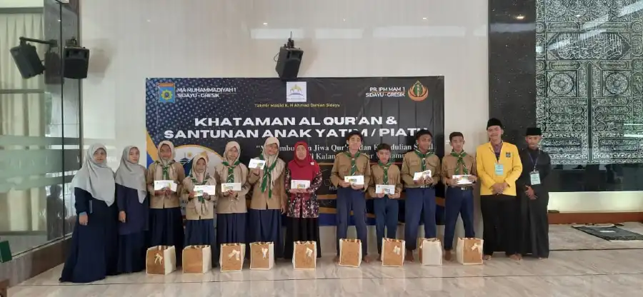 MA Muhammadiyah 1 Sidayu Gelar Khataman Al-Qur’an dan Santunan Anak Yatim dalam Semarak Milad Muhammadiyah ke-113