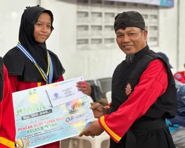 Kayla Dwi Regina Putri, Siswa SMP Muhammadiyah 22 Mantup Raih Juara 3 Pencak Silat O2SM 2025