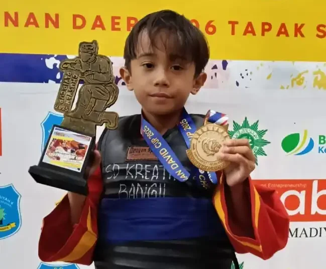 Enam Medali Diborong! Atlet Tapak Suci SD Kreatif Muhammadiyah Bangil Sabet Emas dan Perak di Chusnan David Cup