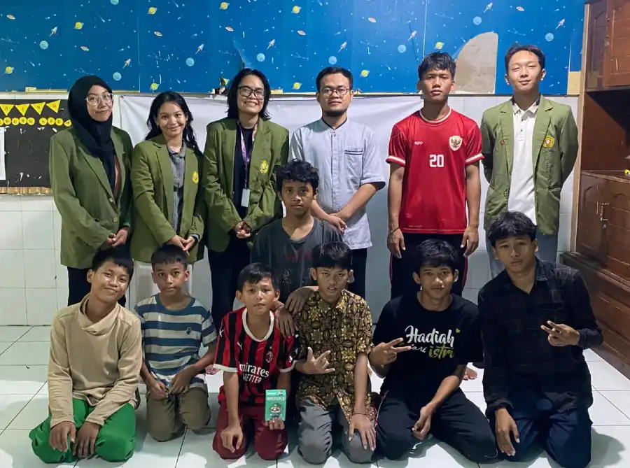 Literasi Digital Cerdas di Asrama Putra LKSA Muhammadiyah Rungkut