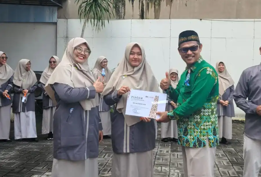 Guru Favorit Spemutu Memicu Haru saat Peringatan Hari Guru