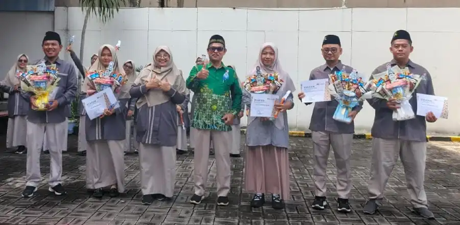 Ketua PDM Gresik Jadi Pembina Upacara di Spemutu, Ini Amanatnya