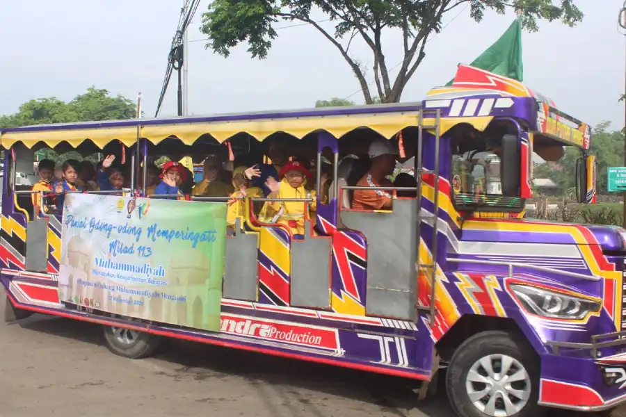 Semarakkan ke-113 Milad Muhammadiyah, PCM Menganti Gelar Pawai Odong-odong