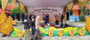 Lestarikan Budaya Jawa, SD Muhammadiyah 2 Tulangan Gelar Gebyar ‘Dolanan lan Tembang Dholanan’