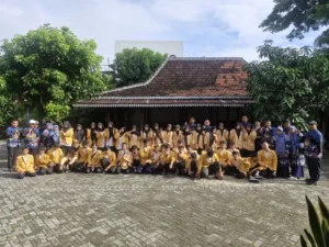 Siswa MTs Muhsix Telusuri Sejarah Muhammadiyah di Kampung Kauman