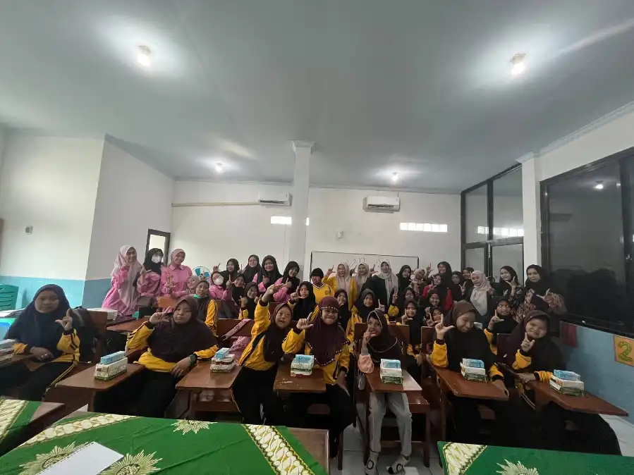 Siswi Remaja SLB Aisyiyah Krian Ikuti Pembinaan Personal Hygiene Saat Menstruasi