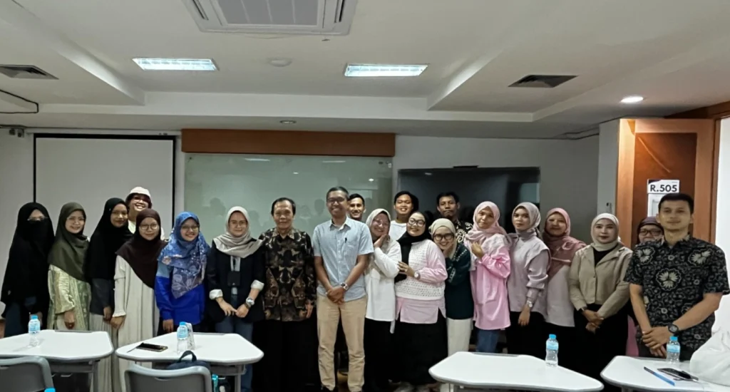 Kuliah Umum MPBI SPs Uhamka Dorong Mahasiswa Produktif Menulis