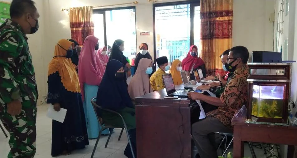 Sepotong Kisah Santri Ponpes Al-Muhajir saat Divaksin