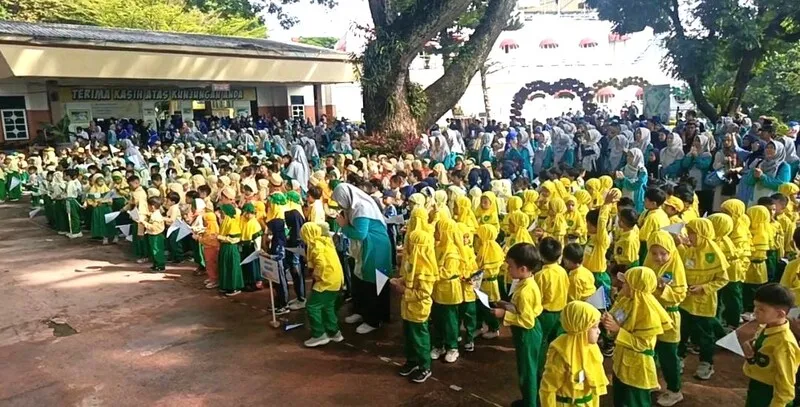 600 Siswa TK ABA Kompak Ikuti Senam Anak Indonesia Hebat di Milad ke-28 IGABA Jatim
