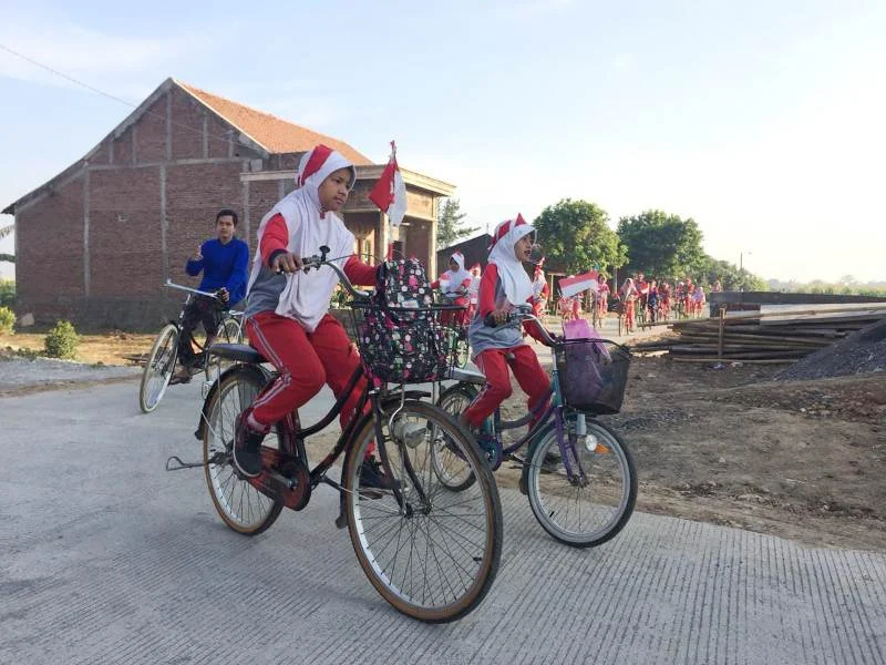 Bersepeda Santai di Tahun Baru, Sehat Badannya, Dapat Doorpricenya