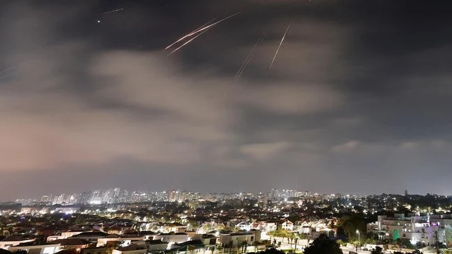 Iran-Israel Masih Memanas, Amerika dan China Minta Akhiri Perang