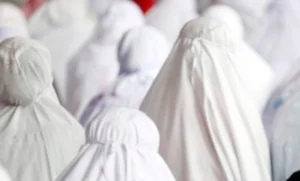 Shalat bagi Wanita, Afdhal di Rumah atau Masjid