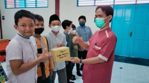 SD Berlian Beri Penghargaan Pemenang Festival Maulid Nabi