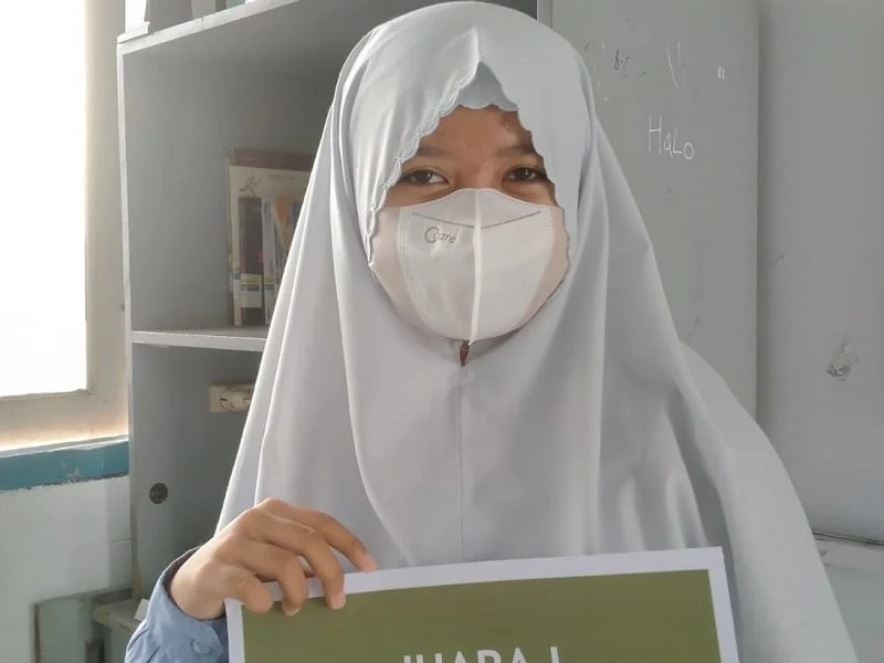 Resensi Buku Anak Pesantren Raih Juara I Bulan Bahasa Spemdalas