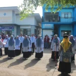 Guru SMK Muhammadiyah 2 Gresik Tampil Beda Saat Peringatan HGN